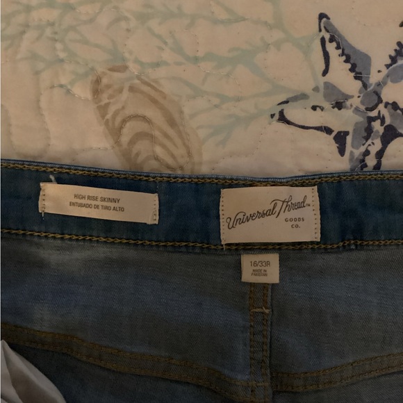 Universal Thread high Rise Skinny Jeans - Picture 3 of 4